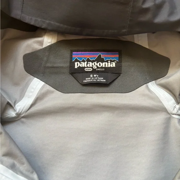 Patagonia Shells Rain Jacket Hooded 100% Recycled Nylon Women’s S - Picture 3 of 5